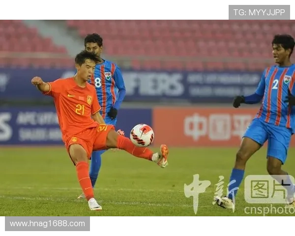 中国男足亚预赛惊险取胜年轻球员爆发助力球队挺进下一阶段