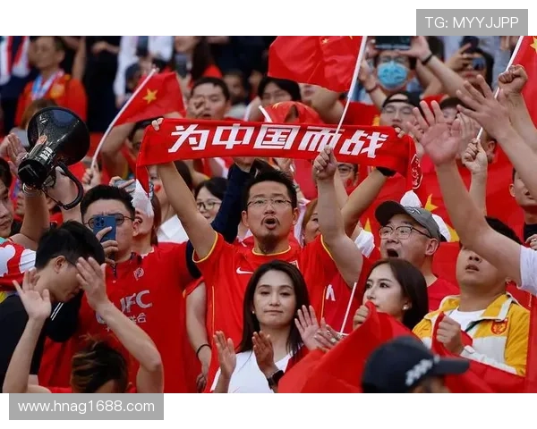 国足主场惊险逆转劲敌 全队拼尽全力点燃球迷激情