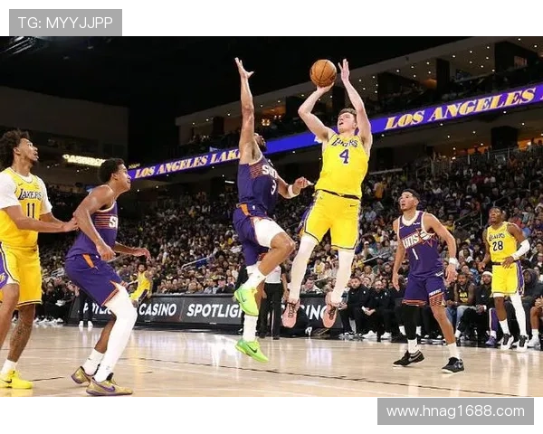 布克复出引爆全场太阳队强势击败湖人延续连胜势头迎来赛季最佳状态