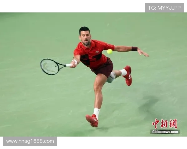 网球大师赛冠军争夺战激烈升温 明星选手纷纷亮相赛场