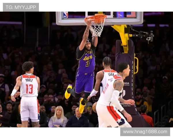 詹姆斯复出带领湖人迎战勇士 范乔丹状态回暖助力球队取胜