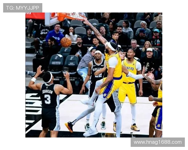 浓眉单场30分10篮板领跑湖人反弹 乔治复出助快船轻取对手