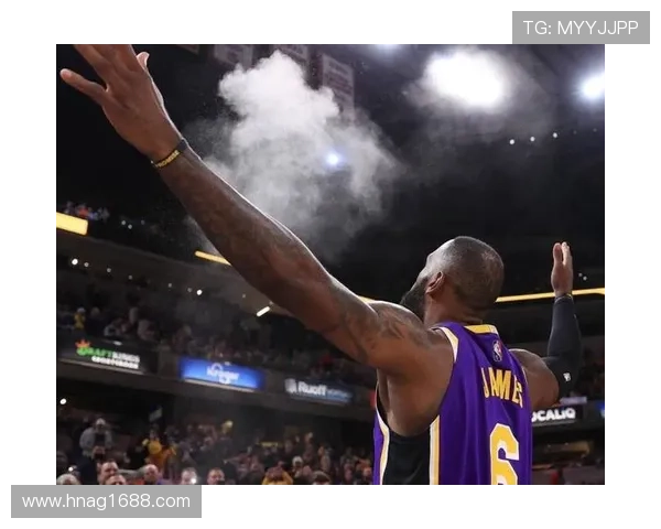 湖人逆转勇士三分雨再现詹姆斯末节爆发引发全场激情欢呼震撼全城